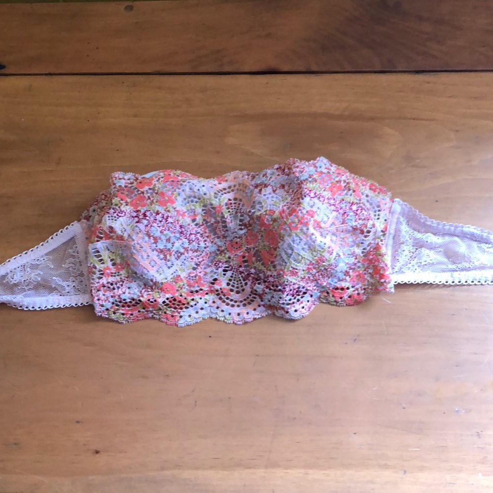 Strapless bra